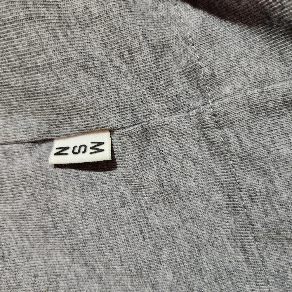 Nike Sportswear NSW Text Chenille Patch Logo Carbon Heather Grey Shirt Sz Medium - Picture 4 of 7